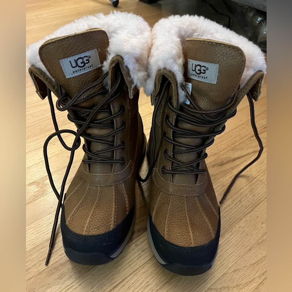 UGG Adirondack Boots Size 6.5